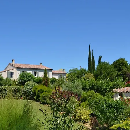 Les Cerisiers 2 *